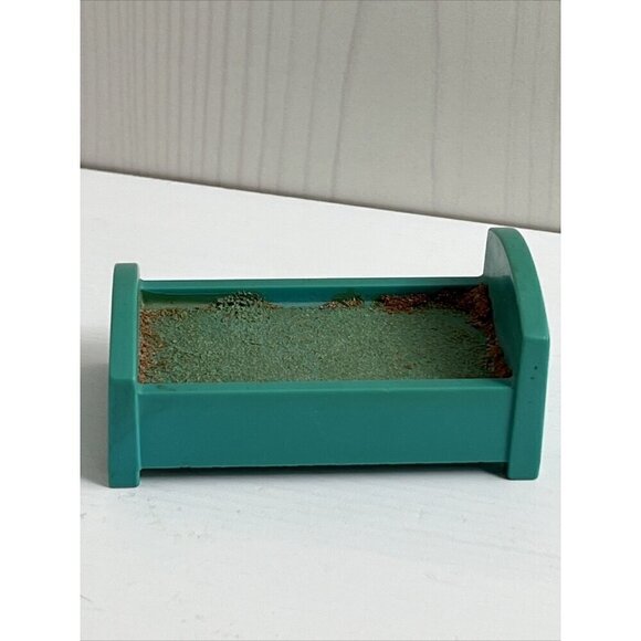 Vintage Fisher-Price Little People Hospital 3 Pieces: Ambulance, sink & bed #931 - Picture 11 of 16